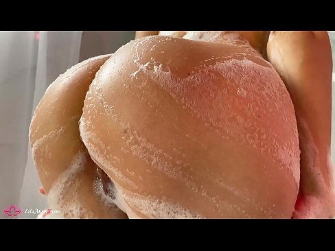 ❤️ Brunetė masturbuoja putytę su vibratoriumi iki intensyvaus orgazmo duše ️ Porno video prie lt.extraclasswork.ru ❤